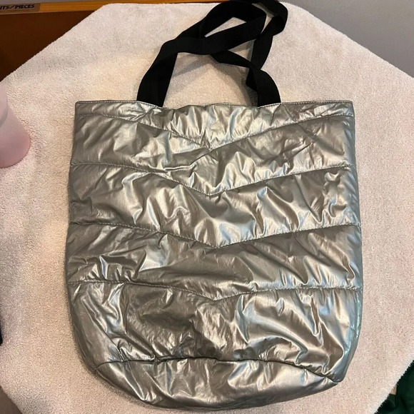 Piper & Blue Metallic Silver Quilted Zipper Tote Bag Puffer Modern Workout - Picture 4 of 10